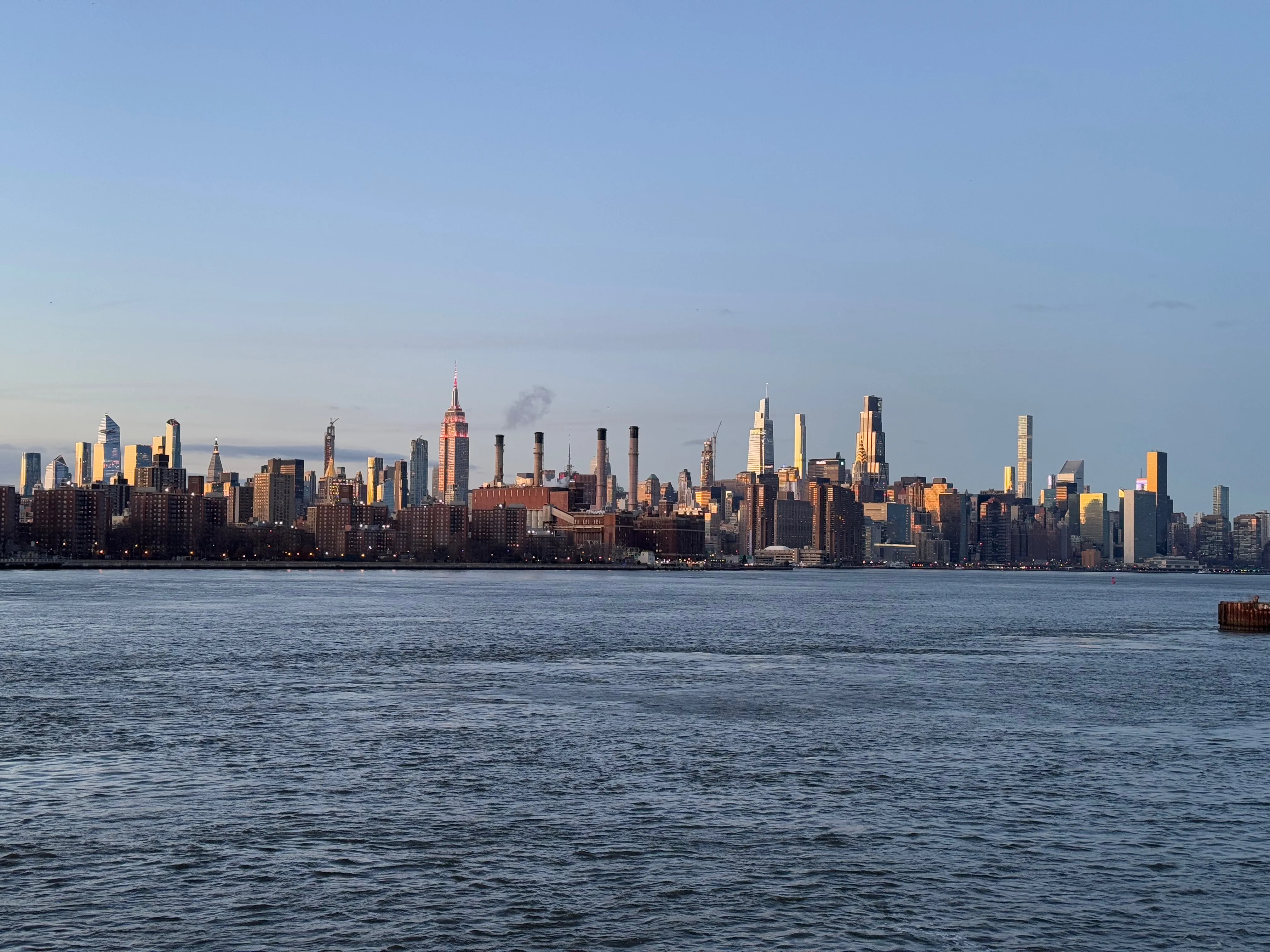 Photo of the Manhattan skyline from Brooklyn