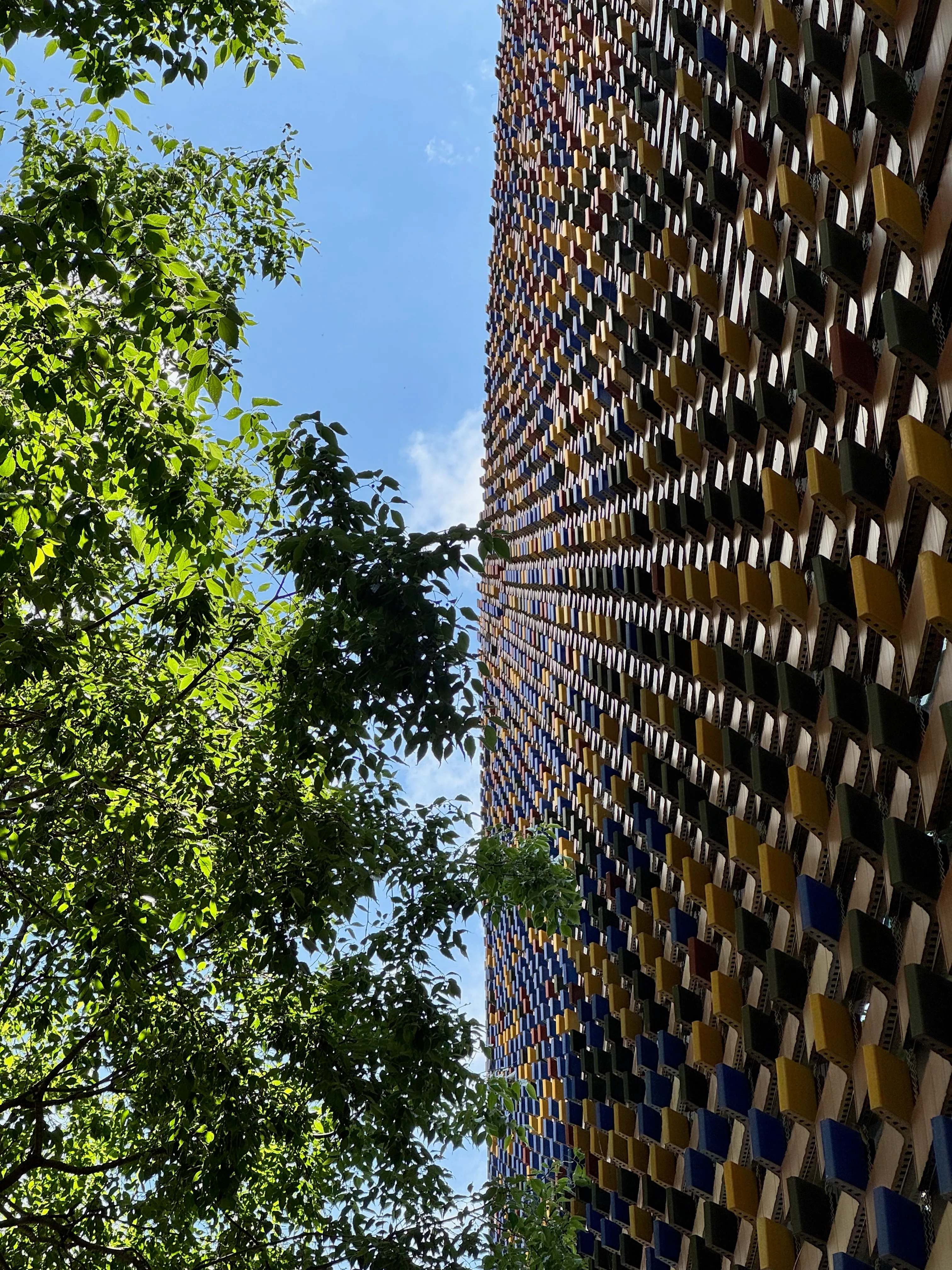 Photo of a wall of a hospital in Barcelona
