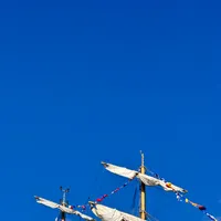 Picture of the top of a frigate