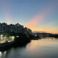 Photo of a ray of light from a bridge in Vitória